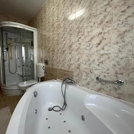 Martina 2 Apartman *